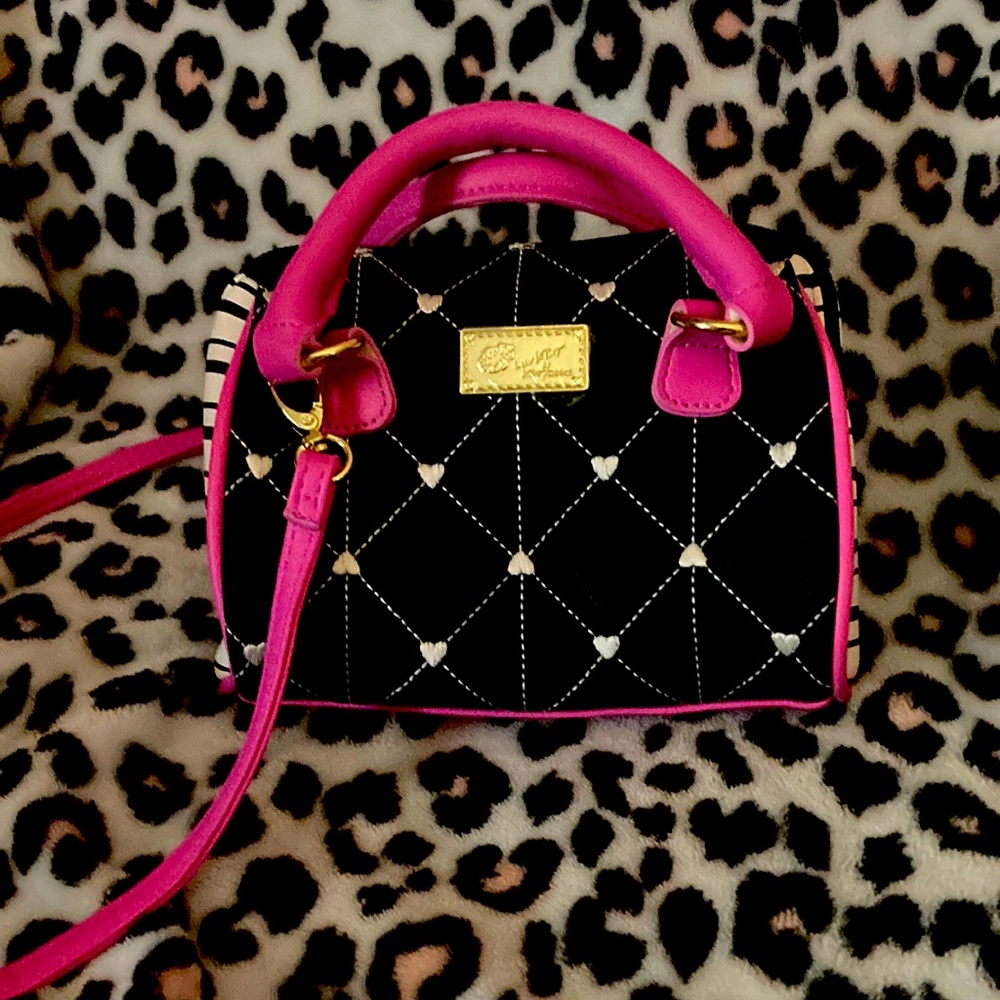 Betsey Johnson, shoulder strap purse